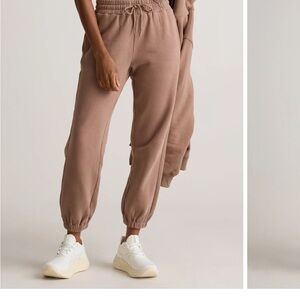 Quince Women's Tan Jogger Pants